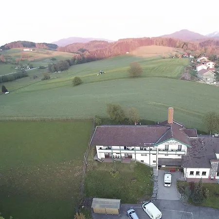 ホテル Chiemgau Viktoria